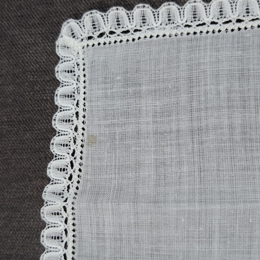 Vintage Small White Fabric Lace Hankerchief "Souvenir de Bruxelles" Keepsake G - Picture 6 of 6